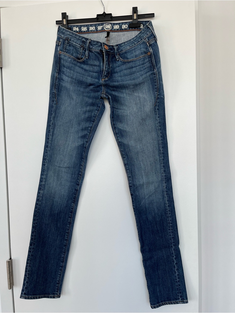 Earnest Sewn Women's Blue Low rise Denim Jeans
